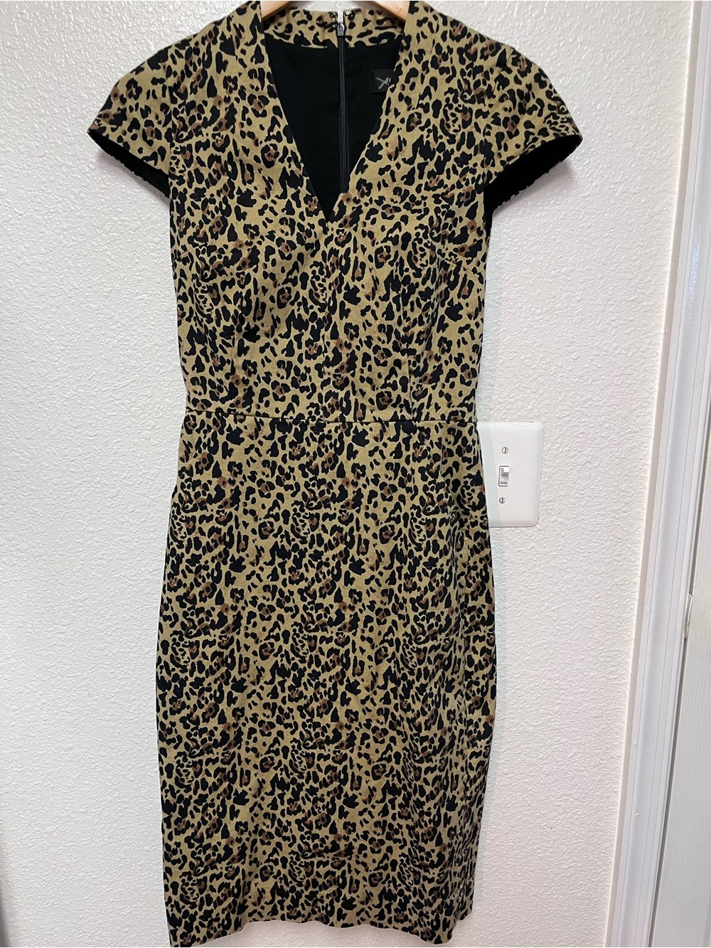 J. CREW Dress Women's Sz 2T Leopard Print Sleeveless Sheath Classic Quite Luxury
